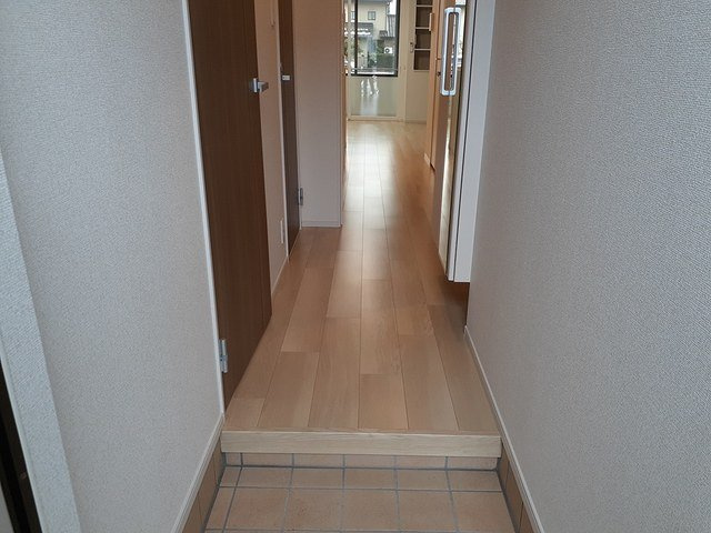 コンフォール・アイリスの玄関