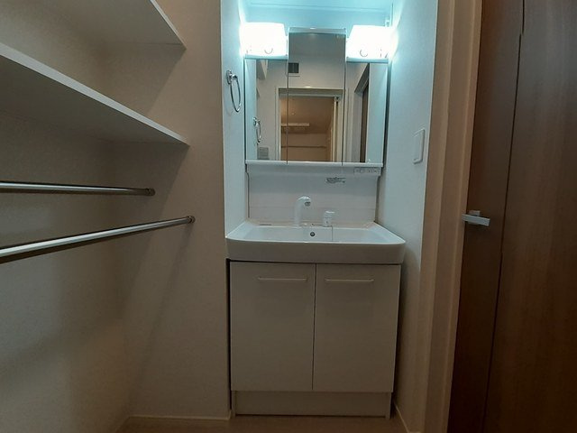 コンフォール・アイリスの洗面所