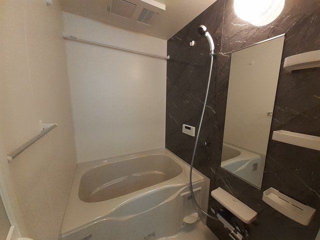 コンフォール・アイリスの浴室