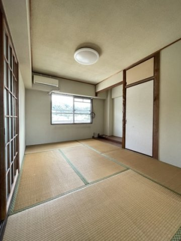 レイクヒルＹ’ｓの居間・リビング|※同建物の別室の写真です