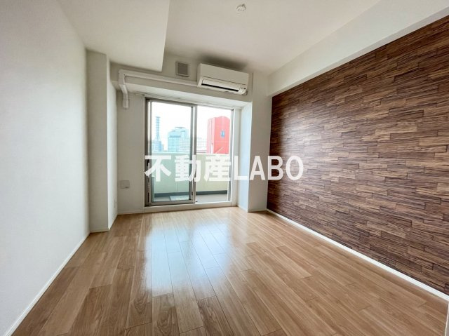 スプランディッド大阪WESTの居間・リビング