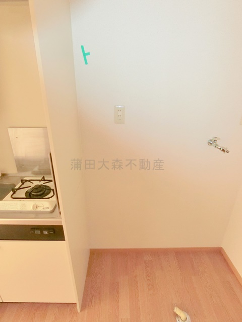 ドエルヤマキのキッチン|冷蔵庫置き場と洗濯機置き場