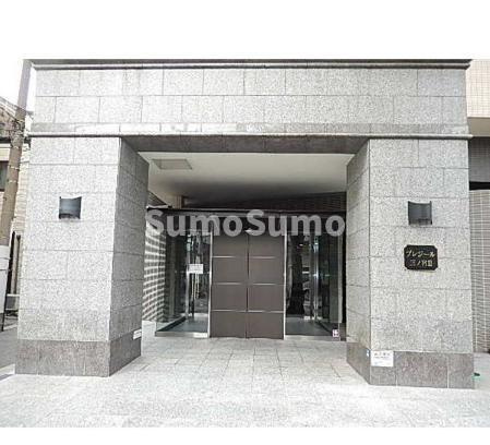 プレジール三ノ宮Ⅲのエントランス