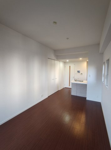 プレジール三ノ宮Ⅲの居間・リビング