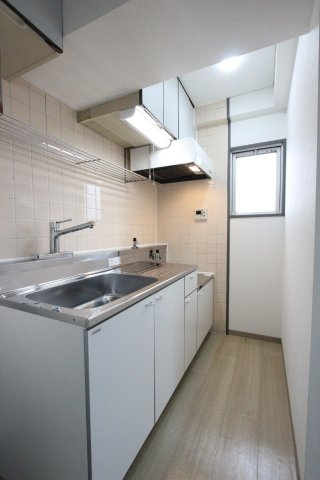 坂井戸マンションのキッチン