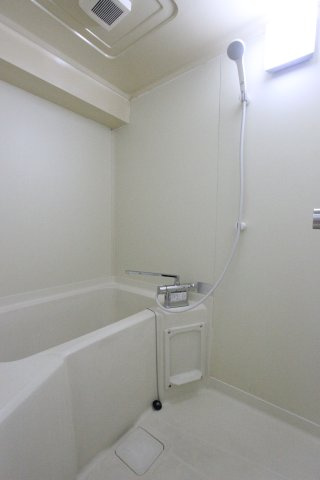 坂井戸マンションの浴室