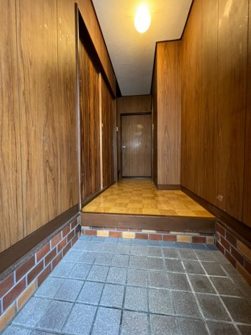 美山台１丁目貸家の玄関