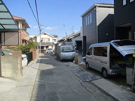 広島市佐伯区屋代1丁目　新築一戸建て(全2棟)の前面道路含む現地写真
