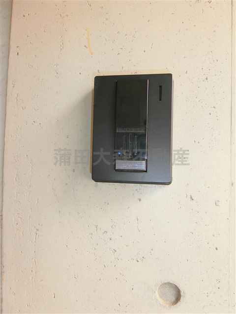 ディアマンテ糀谷の玄関