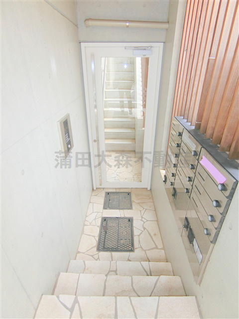 ディアマンテ糀谷のエントランス|TVモニター付オートロック　エントランス