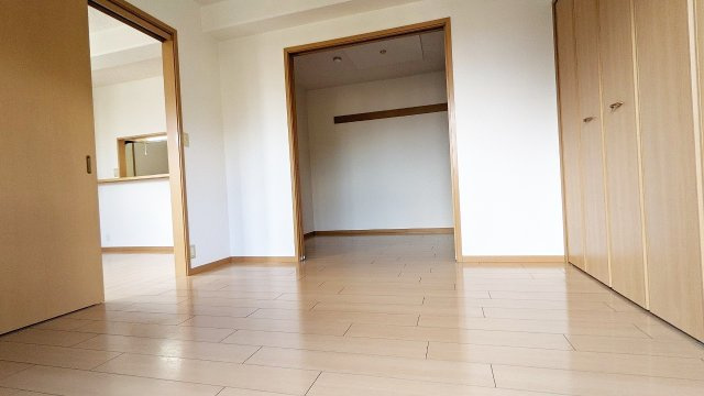 ヒルサイドビラの居間・リビング|ゆったり過ごせる居間です