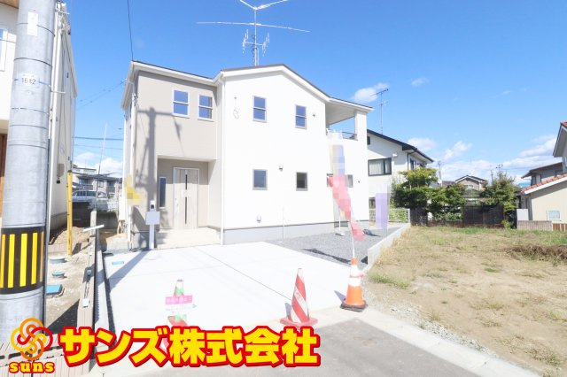 郡山市安積町南長久保1丁目　　　　1号棟　　　安積第３小学校、安積第２中学区　の外観|南側から見た駐車場を含む外観