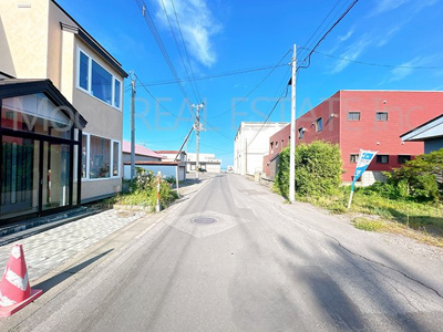 【前面道路含む現地写真】 | 網走市北３条中古住宅