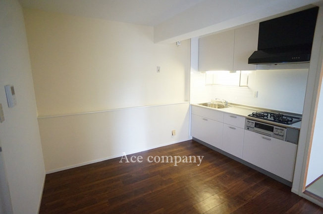 【居間・リビング】 | シャルム小阪壱番館 | 【DK：約7帖】