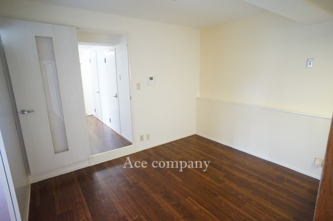 【居間・リビング】 | シャルム小阪壱番館 | 【DK：約7帖】