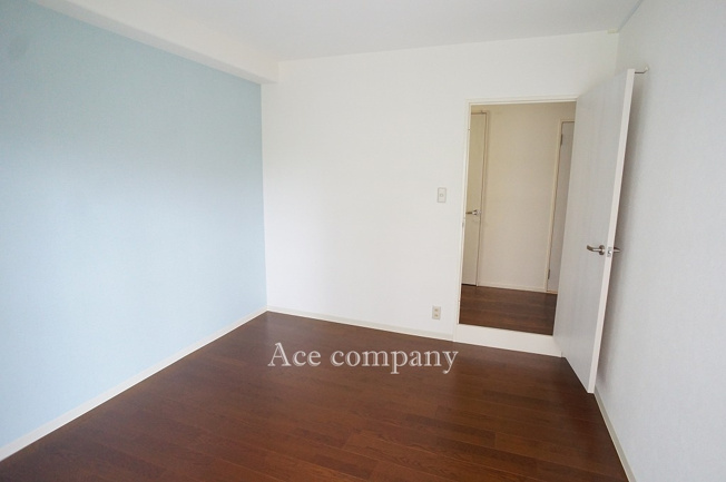 【子供部屋】 | シャルム小阪壱番館 | 【洋室5.25帖】