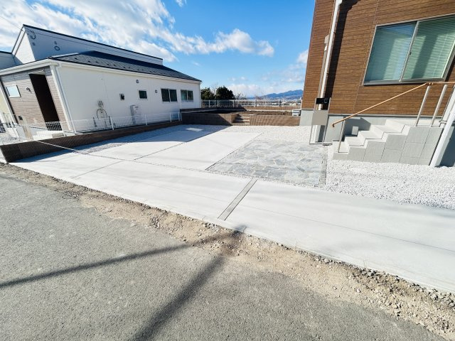 新築　前橋市富士見町時沢第11　Livele Garden.S　2号棟　の駐車場|現地写真　駐車スペースは2台分可能です！
