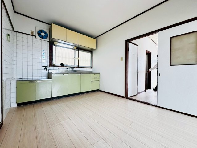 美山台2丁目戸建の居間・リビング