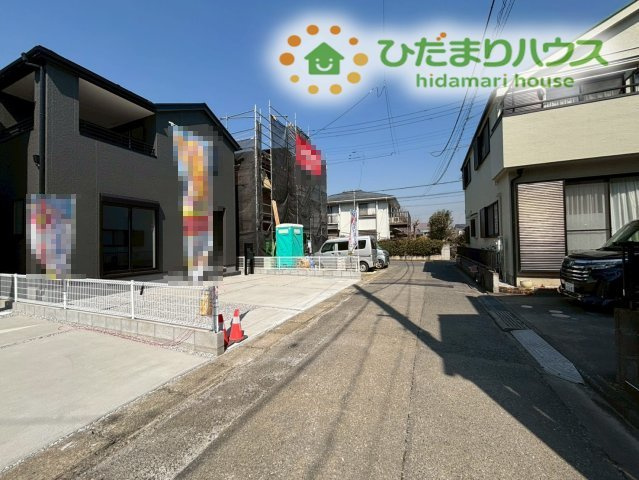 鴻巣市東　第4　新築一戸建て　リーブルガーデン　02の前面道路含む現地写真