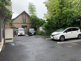【駐車場】