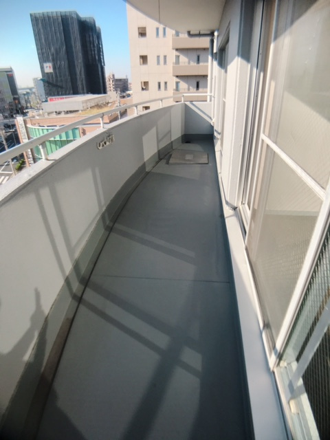 新豊土地ビルのバルコニー