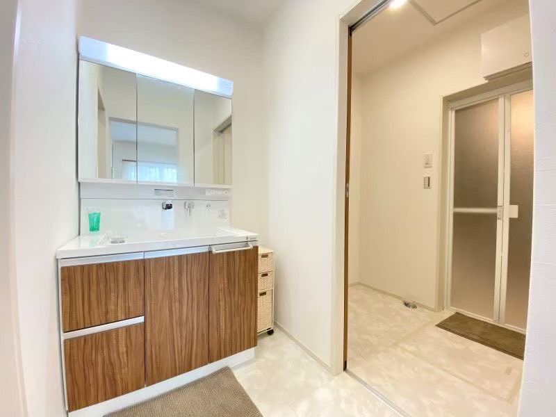 大刀洗町鵜木　太陽光付築浅戸建の洗面所