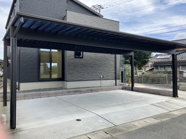大刀洗町鵜木　太陽光付築浅戸建の駐車場
