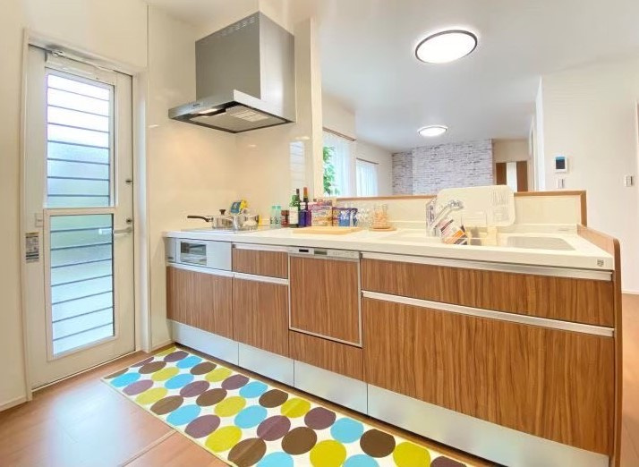 大刀洗町鵜木　太陽光付築浅戸建のキッチン