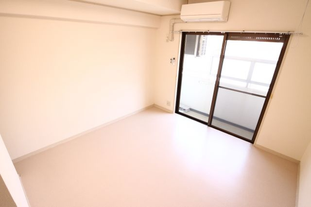 レジデンスアゼリアの居間・リビング