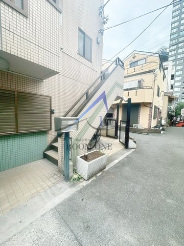 オノラインビルのエントランス|エントランスです。