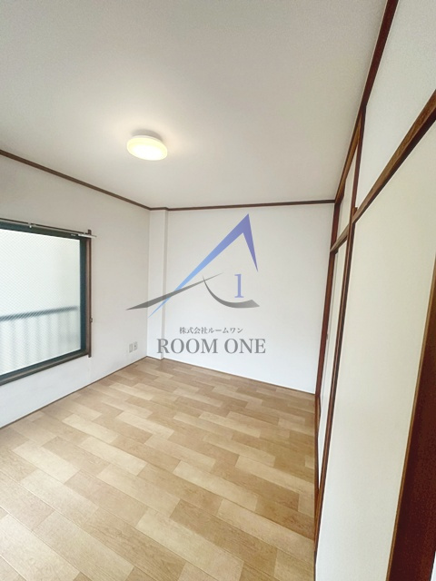 オノラインビルの居間・リビング|洋室のお部屋です。