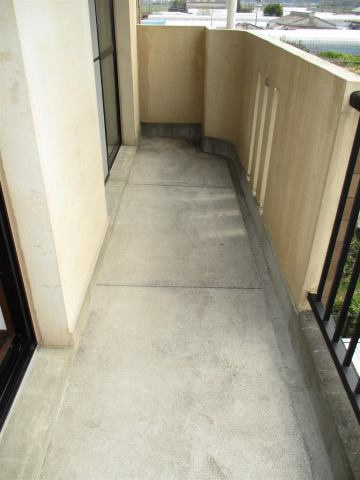 ボヌール大門のバルコニー