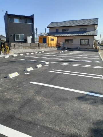 メゾン・ド・ボヌールの駐車場