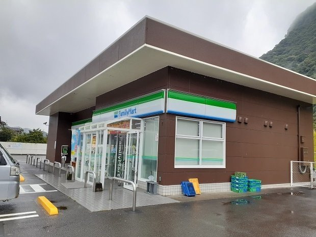 クラウン・ビュー　Ⅰの周辺|ファミリーマート東郷山陰店まで2100m