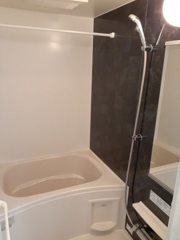 アルモニー　メゾン　財光寺の浴室