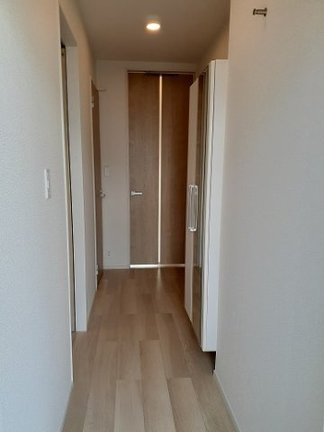 アルモニー　メゾン　財光寺の玄関