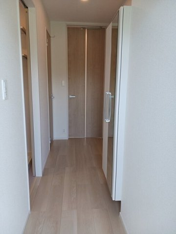 レヴェリ　Ⅱの玄関