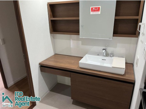 グラン・ブルー北山通の独立洗面台