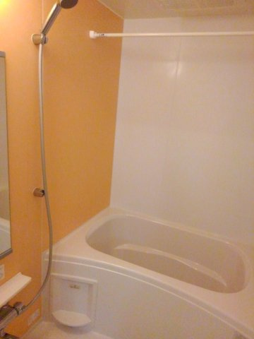 モルト　ピエーノ　Ⅰの浴室