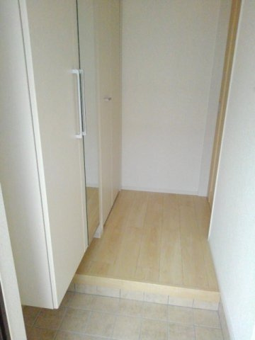 モルト　ピエーノ　Ⅰの玄関