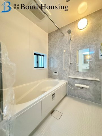 「東二見駅徒歩10分」「車並列2台可」魚住町西岡 限定1棟の浴室