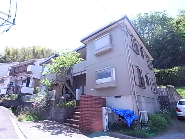 マーサ塩屋の駐車場