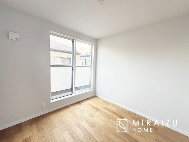 【洋室】 | 平日・休日問わず、いつでもご見学が出来ます♪☆実際に見て、触れて感じる安心のお住まい探しを体験して下さい♪☆物件情報だけでなく、地域の特色などなどエリア情報もお伝え出来たら嬉しいです♪
