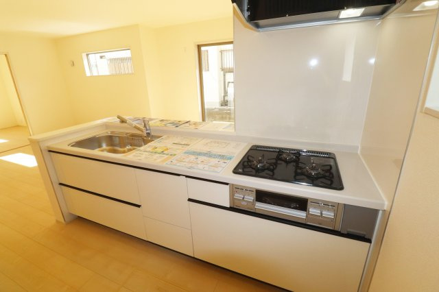 郡山市安積町南長久保1丁目　　　　２号棟　　　安積第３小学校、安積第２中学区　のキッチン