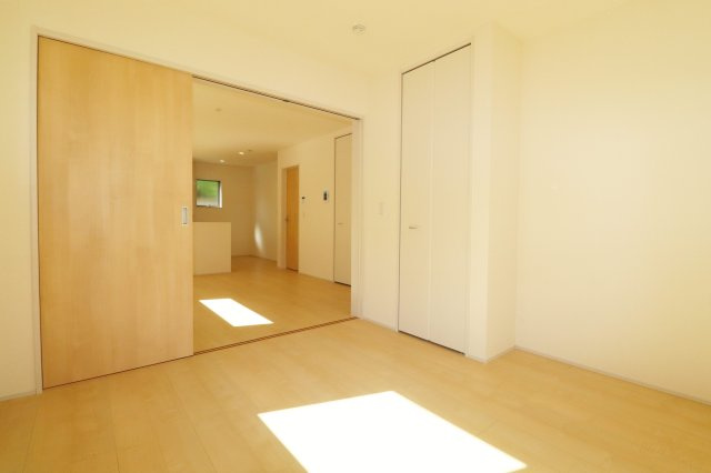 郡山市安積町南長久保1丁目　　　　２号棟　　　安積第３小学校、安積第２中学区　の洋室