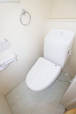 郡山市安積町南長久保1丁目　　　　２号棟　　　安積第３小学校、安積第２中学区　のトイレ