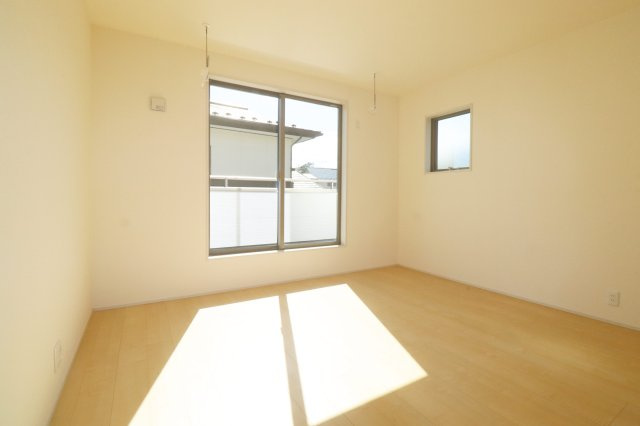 郡山市安積町南長久保1丁目　　　　２号棟　　　安積第３小学校、安積第２中学区　の洋室