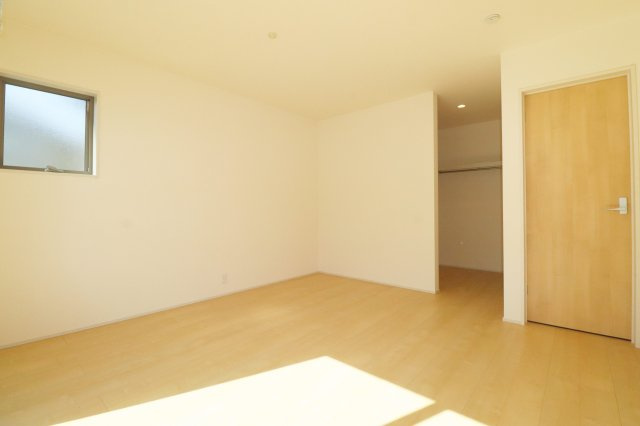 郡山市安積町南長久保1丁目　　　　２号棟　　　安積第３小学校、安積第２中学区　の収納|ウォークインクローゼット♪