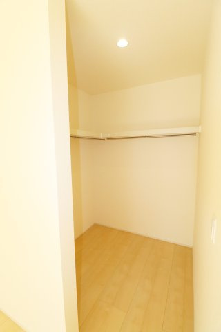 郡山市安積町南長久保1丁目　　　　２号棟　　　安積第３小学校、安積第２中学区　の収納|ウォークインクローゼット♪