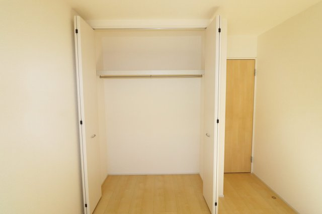 郡山市安積町南長久保1丁目　　　　２号棟　　　安積第３小学校、安積第２中学区　の洋室